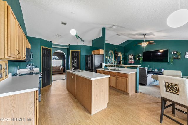 7187 OXFORDSHIRE Avenue, Jacksonville, FL 32219