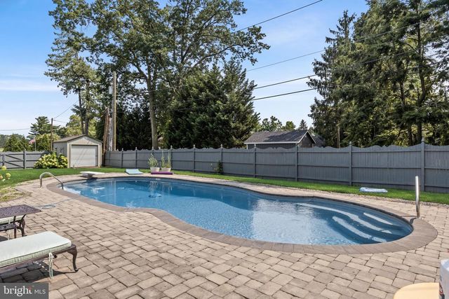 1205 GOLF RD, Cinnaminson, NJ 08077
