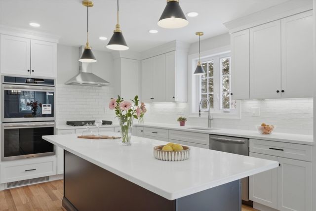 181 Pine Street, Tewksbury, MA 01876