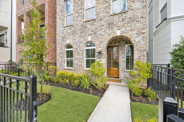 905 Blackshire Lane, Houston, TX 77055