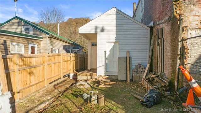 707 Walnut Street, Madison, IN 47250