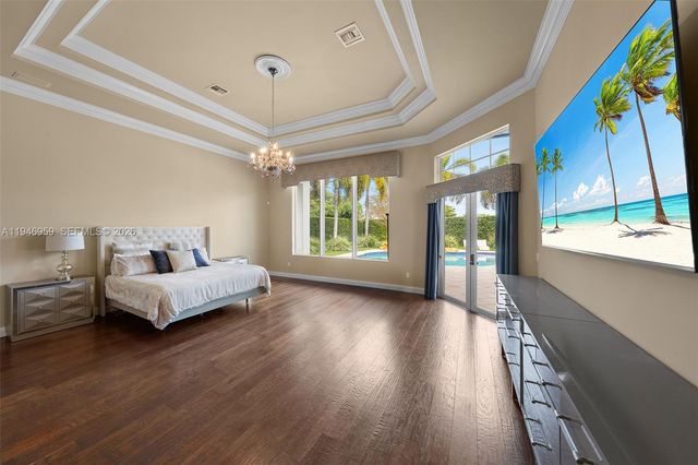12401 N Stonebrook Circle, Davie, FL 33330