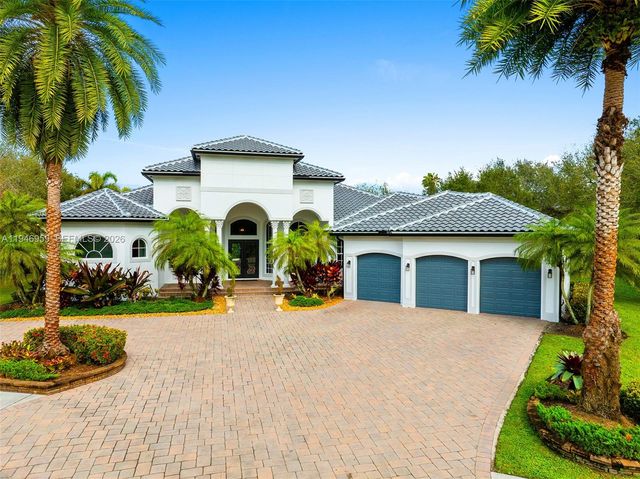 12401 N Stonebrook Circle, Davie, FL 33330