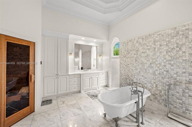 12401 N Stonebrook Circle, Davie, FL 33330