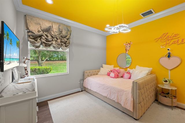 12401 N Stonebrook Circle, Davie, FL 33330