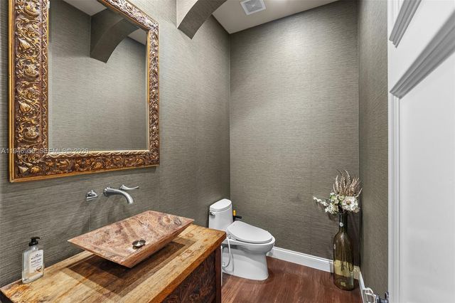 12401 N Stonebrook Circle, Davie, FL 33330