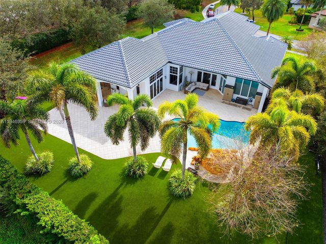 12401 N Stonebrook Circle, Davie, FL 33330