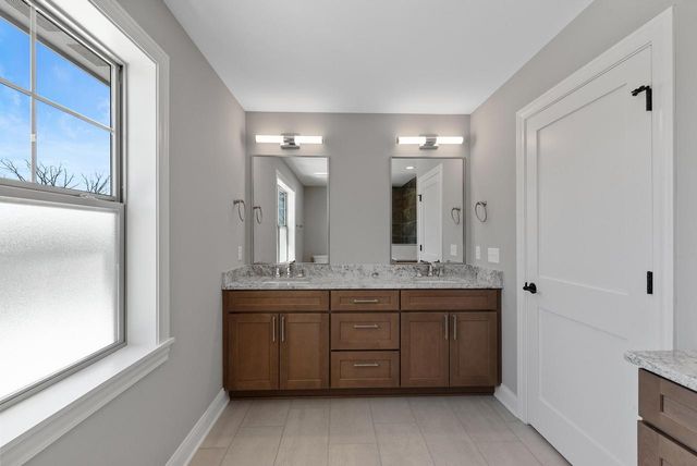 W192N5472 Red Crown LANE, Menomonee Falls, WI 53051