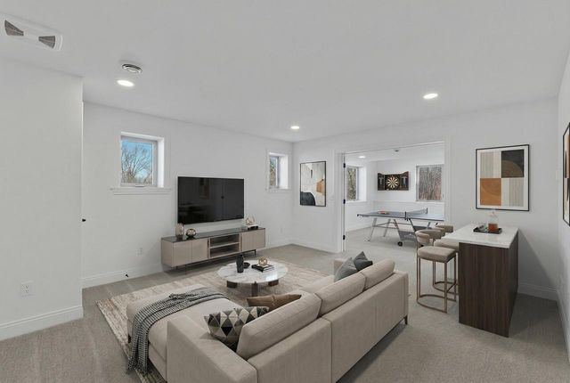 W192N5472 Red Crown LANE, Menomonee Falls, WI 53051