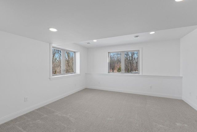 W192N5472 Red Crown LANE, Menomonee Falls, WI 53051