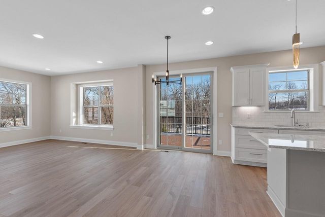 W192N5472 Red Crown LANE, Menomonee Falls, WI 53051