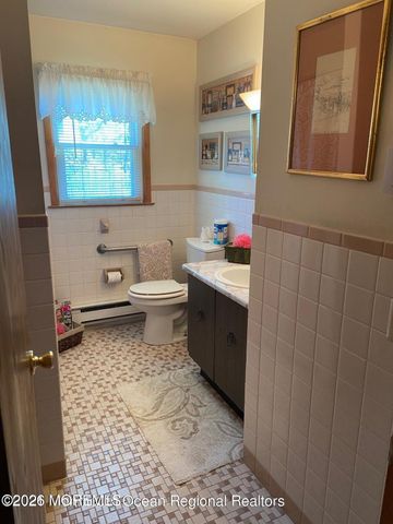38 Whitmore Drive, Toms River, NJ 08757
