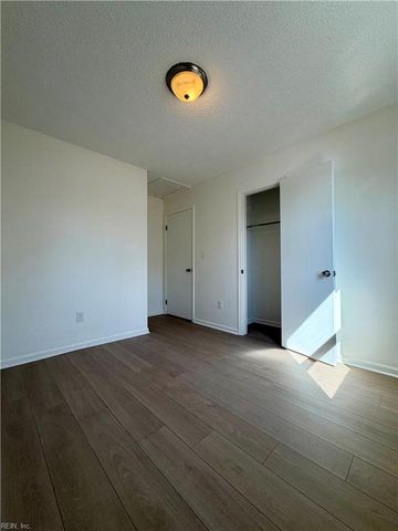 5120 Edon Hall LN, Virginia Beach, VA 23464