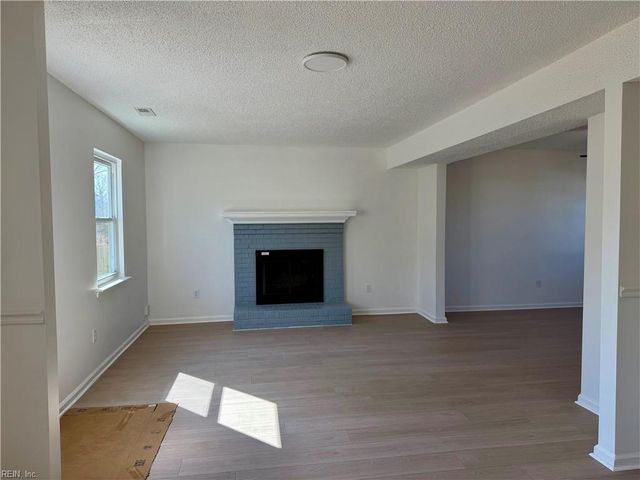 5120 Edon Hall LN, Virginia Beach, VA 23464