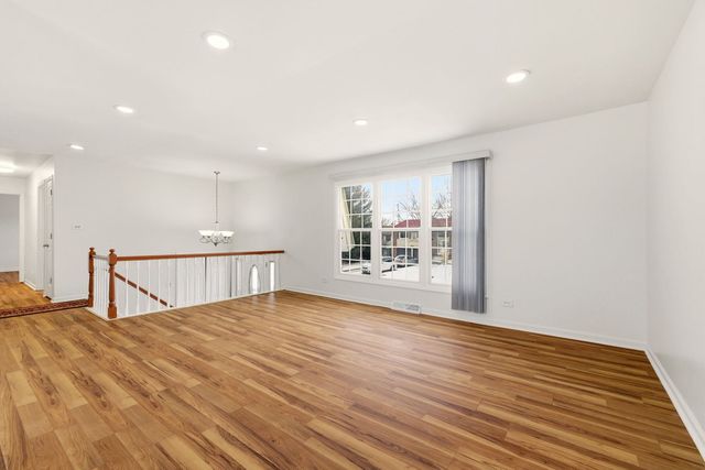 1432 Mitchell Trail, Elk Grove Village, IL 60007