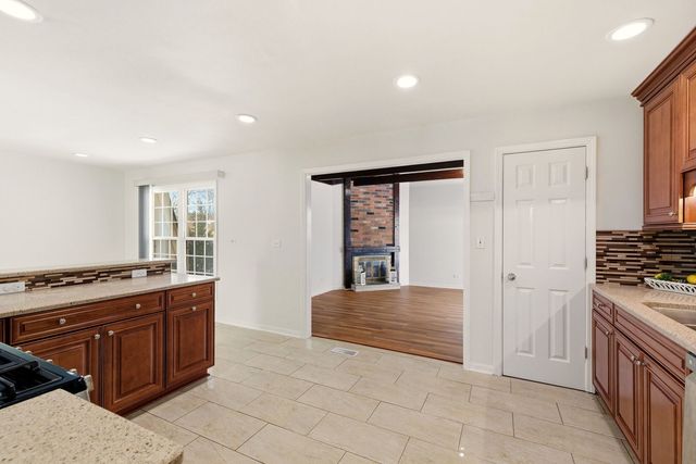 1432 Mitchell Trail, Elk Grove Village, IL 60007