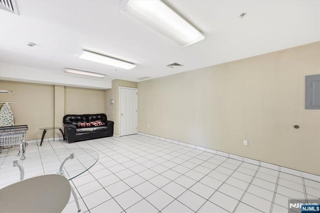 39 Union Street 402, Hackensack, NJ 07601