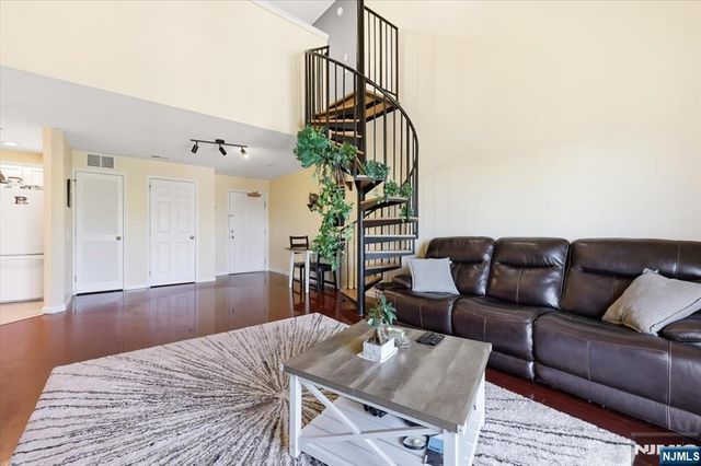 39 Union Street 402, Hackensack, NJ 07601