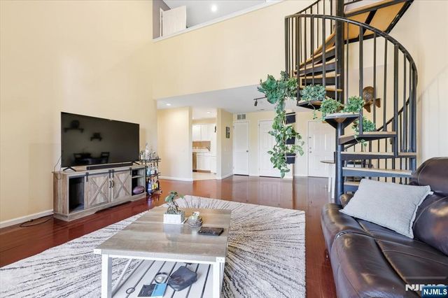 39 Union Street 402, Hackensack, NJ 07601