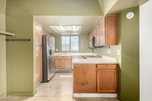 925 N COLLEGE Avenue G225, Tempe, AZ 85288