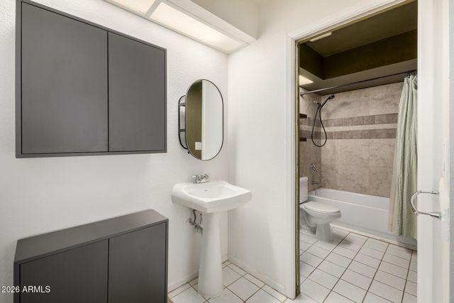 925 N COLLEGE Avenue G225, Tempe, AZ 85288