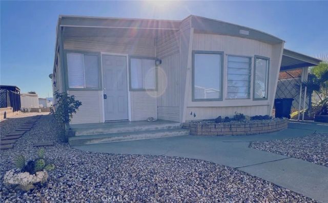 690 Santa Clara, Hemet, CA 92543