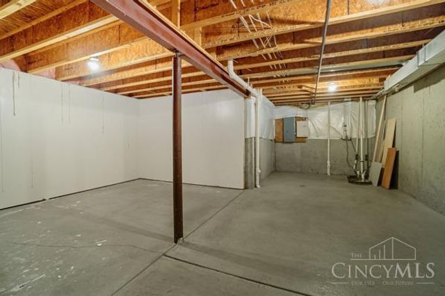 8422 Misty Shore Drive, West Chester, OH 45069