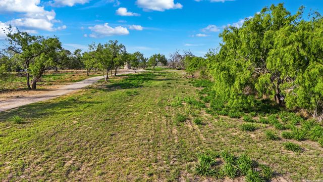 238 E Ditto Rd, Poteet, TX 78065