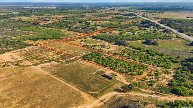 238 E Ditto Rd, Poteet, TX 78065
