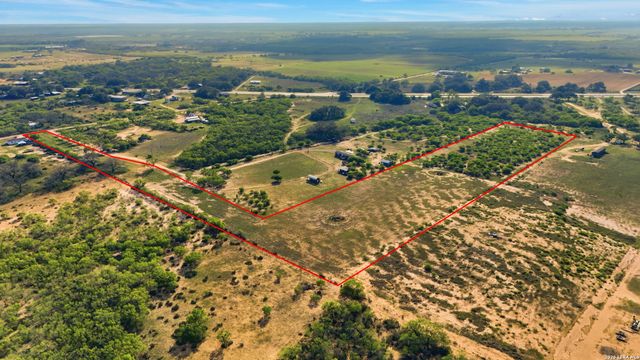 238 E Ditto Rd, Poteet, TX 78065