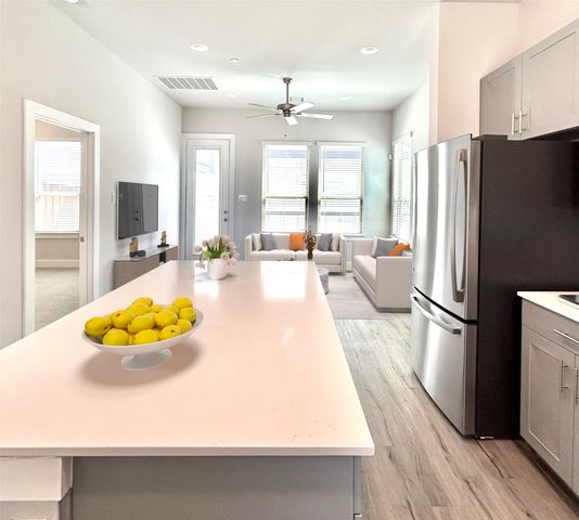 2501 Ascension Boulevard 621, Arlington, TX 76006