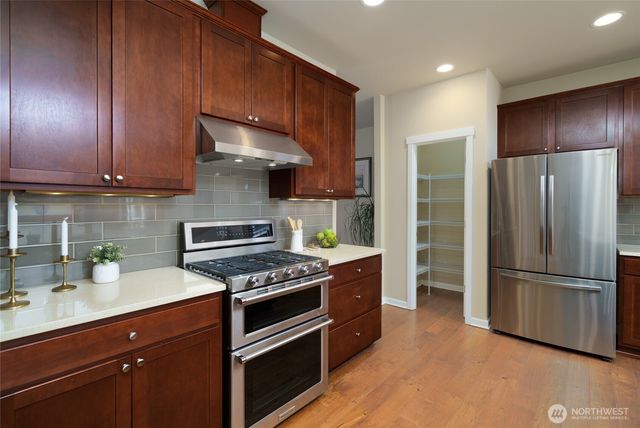 506 Timberland Loop, Mount Vernon, WA 98273