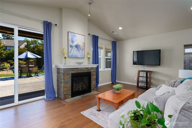 506 Timberland Loop, Mount Vernon, WA 98273