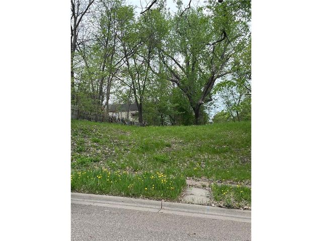 137 Sims Avenue, Saint Paul, MN 55117