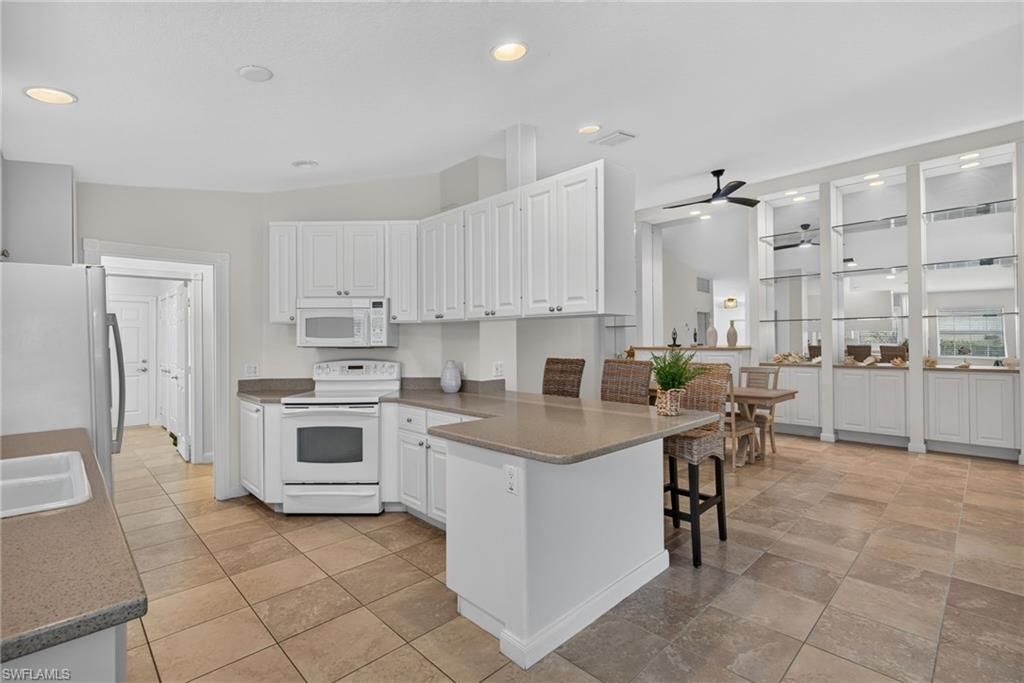 15413 Orlanda DR, BONITA SPRINGS, FL 34135 — photo 3