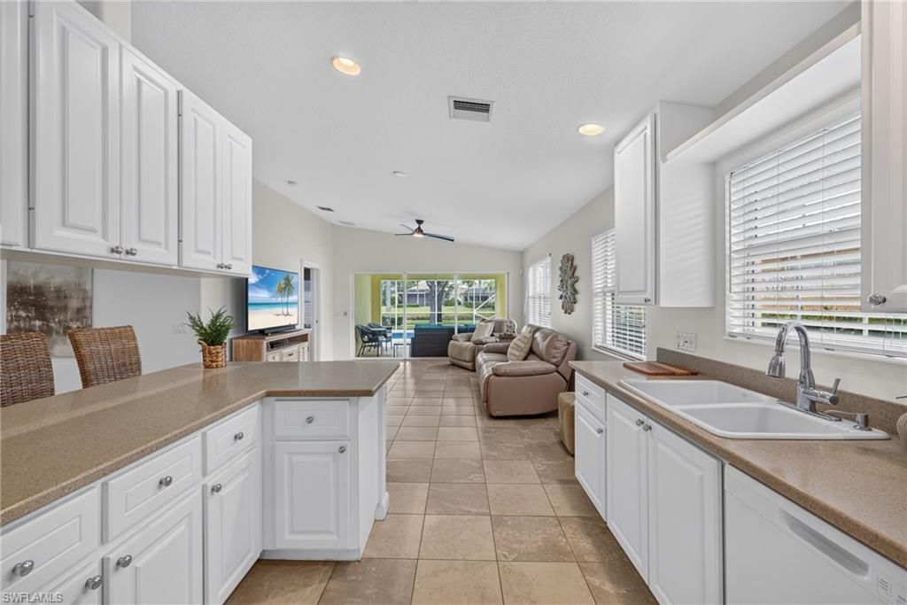 15413 Orlanda DR, BONITA SPRINGS, FL 34135 — photo 4