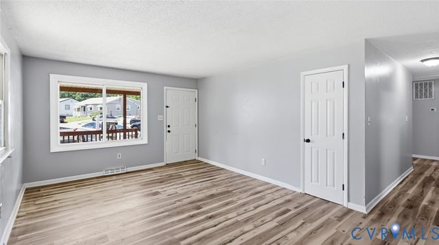 1810 Owens Ct, Hopewell, VA 23860