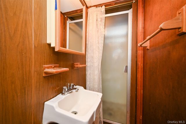 53-19 195th Street, Fresh Meadows, NY 11365