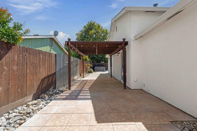 1464 Denise Dr, Ripon, CA 95366