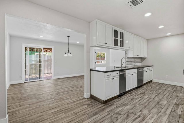 1464 Denise Dr, Ripon, CA 95366