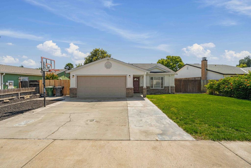 1464 Denise Dr, Ripon, CA 95366