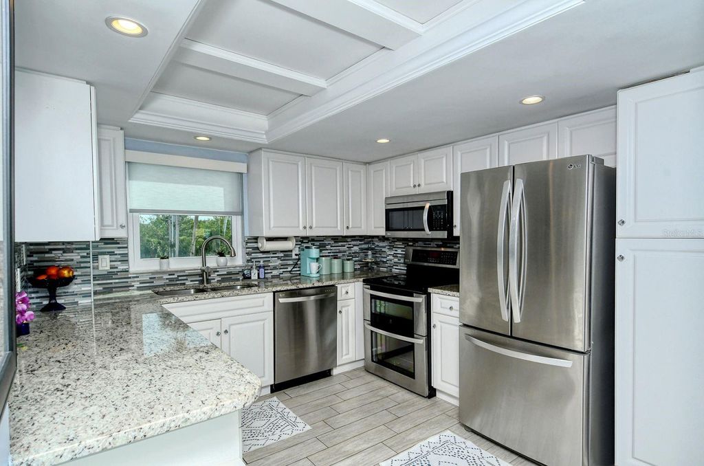 Image 3 of property listing at 1215 S PORTOFINO DRIVE 308, Sarasota, FL 34242
