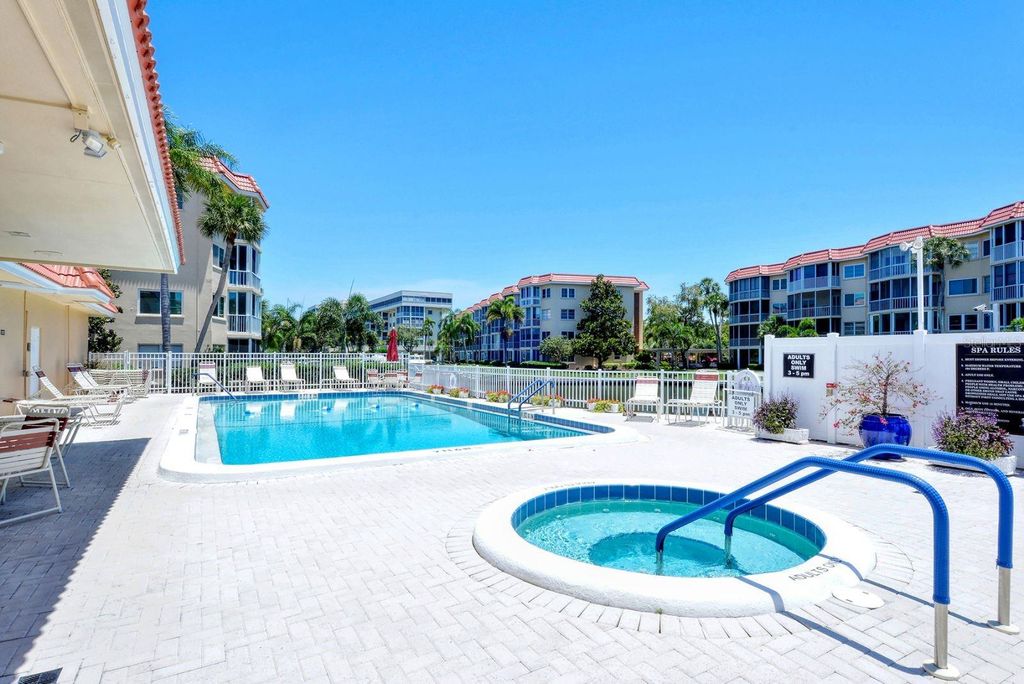 Image 46 of property listing at 1215 S PORTOFINO DRIVE 308, Sarasota, FL 34242