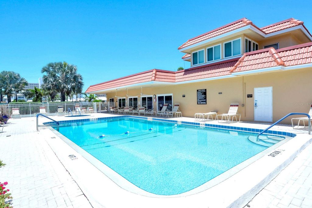 Image 49 of property listing at 1215 S PORTOFINO DRIVE 308, Sarasota, FL 34242