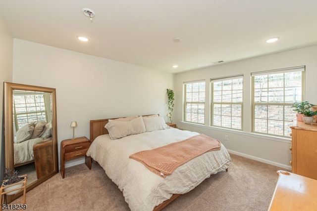 94 Albert Ct, Randolph Twp., NJ 07869