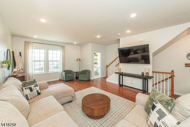 94 Albert Ct, Randolph Twp., NJ 07869