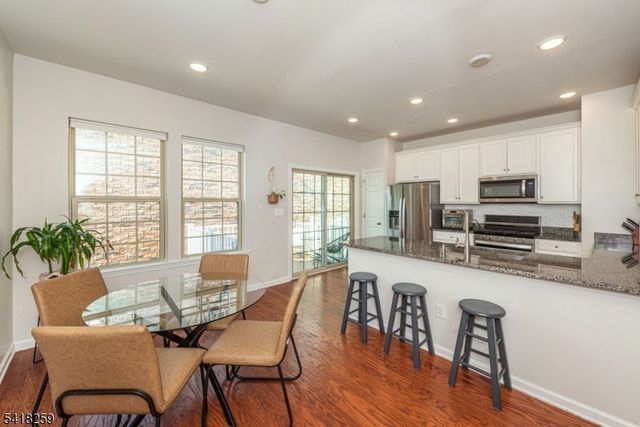 94 Albert Ct, Randolph Twp., NJ 07869