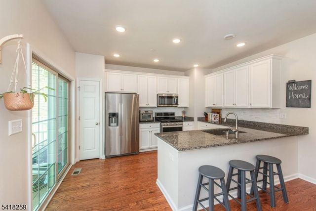 94 Albert Ct, Randolph Twp., NJ 07869