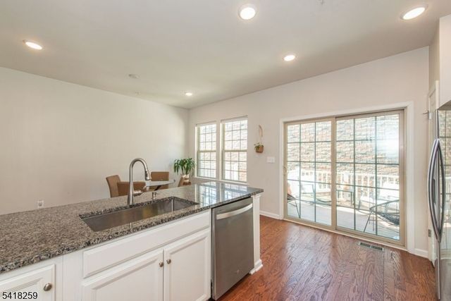 94 Albert Ct, Randolph Twp., NJ 07869