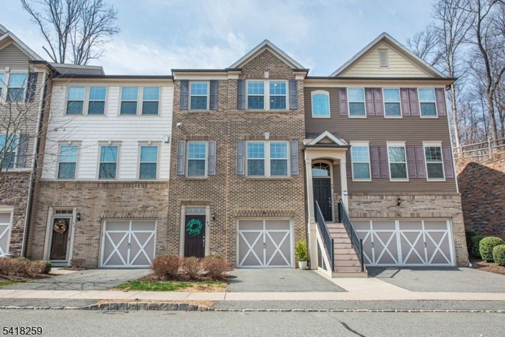 94 Albert Ct, Randolph Twp., NJ 07869